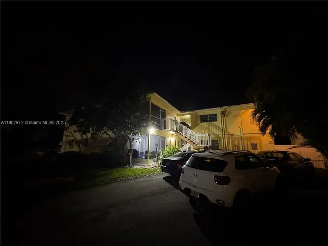 $215,000 | 1501 Arthur Street, Unit 1, Hollywood, FL 33020