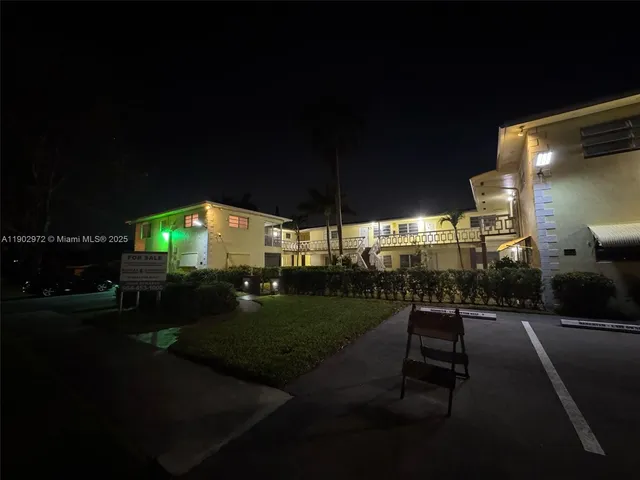 $215,000 | 1501 Arthur Street, Unit 1, Hollywood, FL 33020