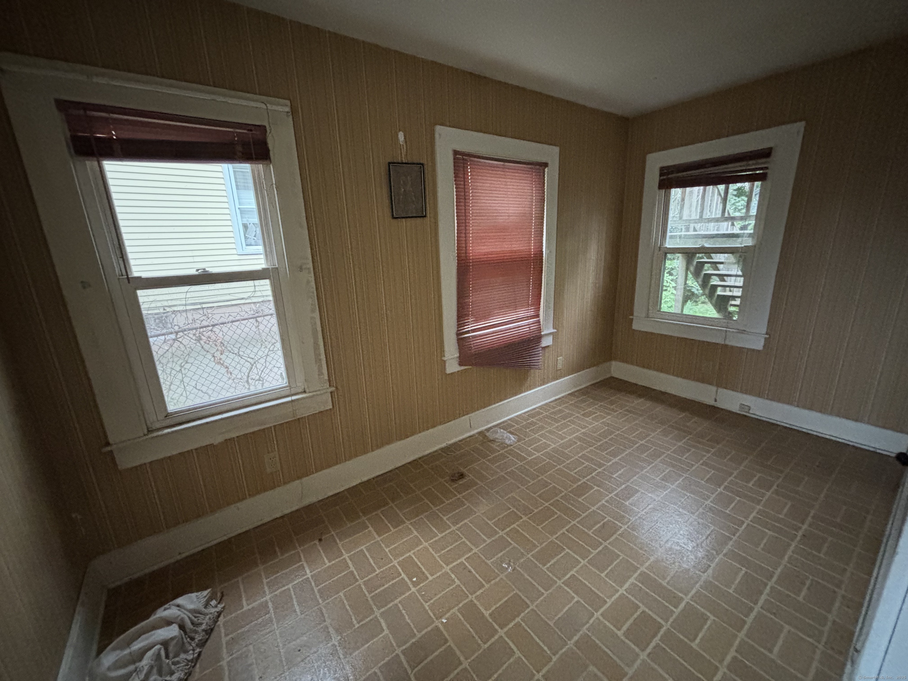 25 Clinton Avenue Middletown, CT 06457 - Photo 13 of 31 a view of an empty room and window