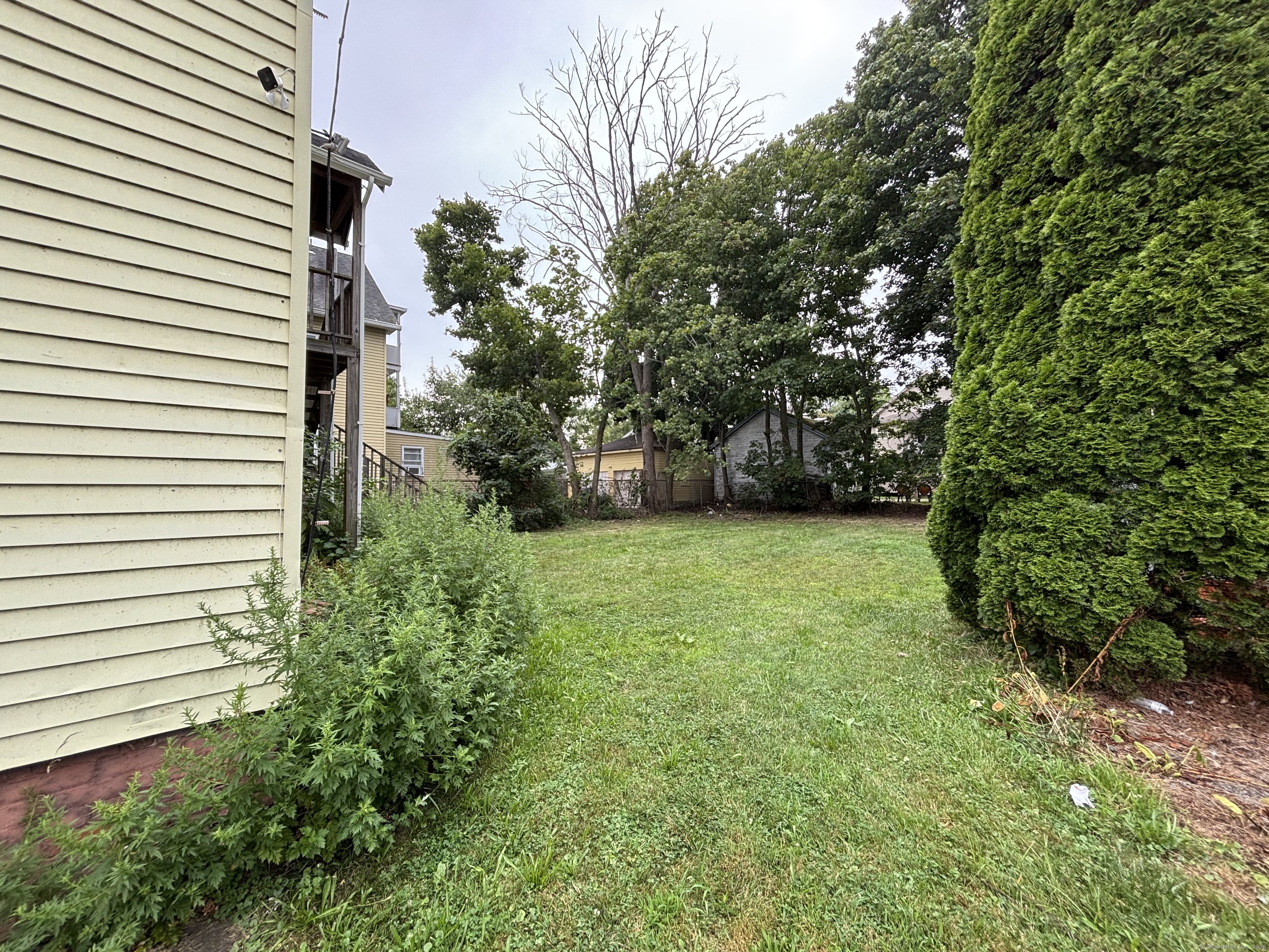 25 Clinton Avenue Middletown, CT 06457 - Photo 8 of 31 a view of a back yard