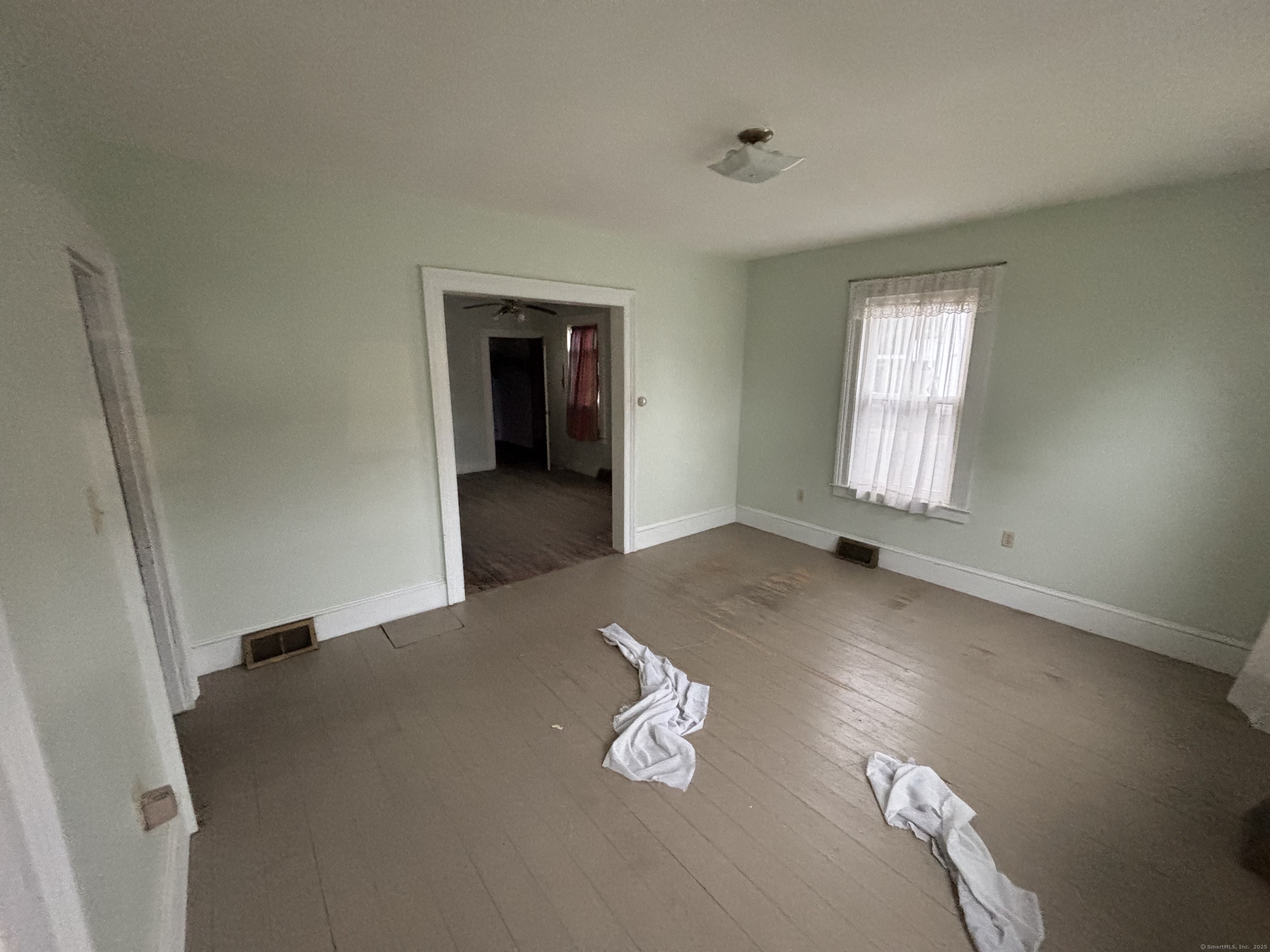 25 Clinton Avenue Middletown, CT 06457 - Photo 10 of 31
