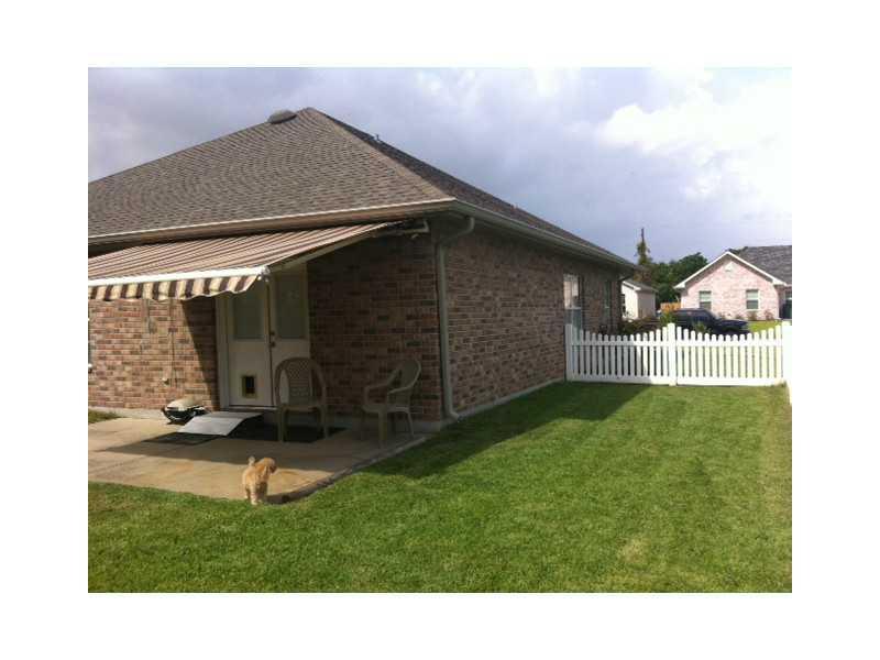 678 Rue Saint Michael Gretna, LA 70056 - Photo 2 of 20