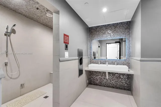 $16,800 | 3411 Indian Creek Drive, Unit 1201, Miami Beach, FL 33140