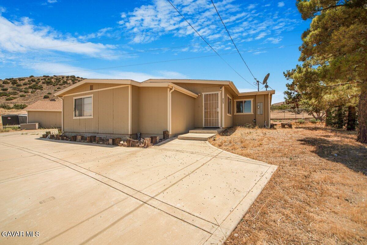 809 Berncastle Road Acton, CA 93510 - Photo 1 of 33 033-JTG4520