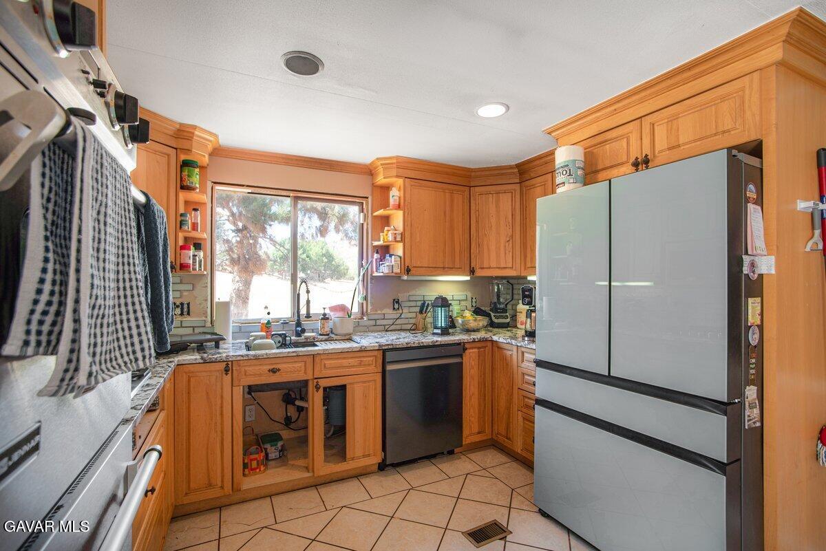 809 Berncastle Road Acton, CA 93510 - Photo 21 of 33 105-JTG4662