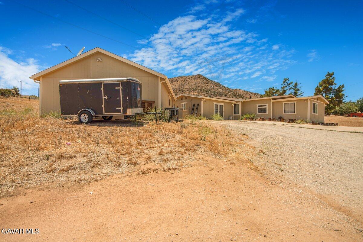 809 Berncastle Road Acton, CA 93510 - Photo 4 of 33 024-JTG4506