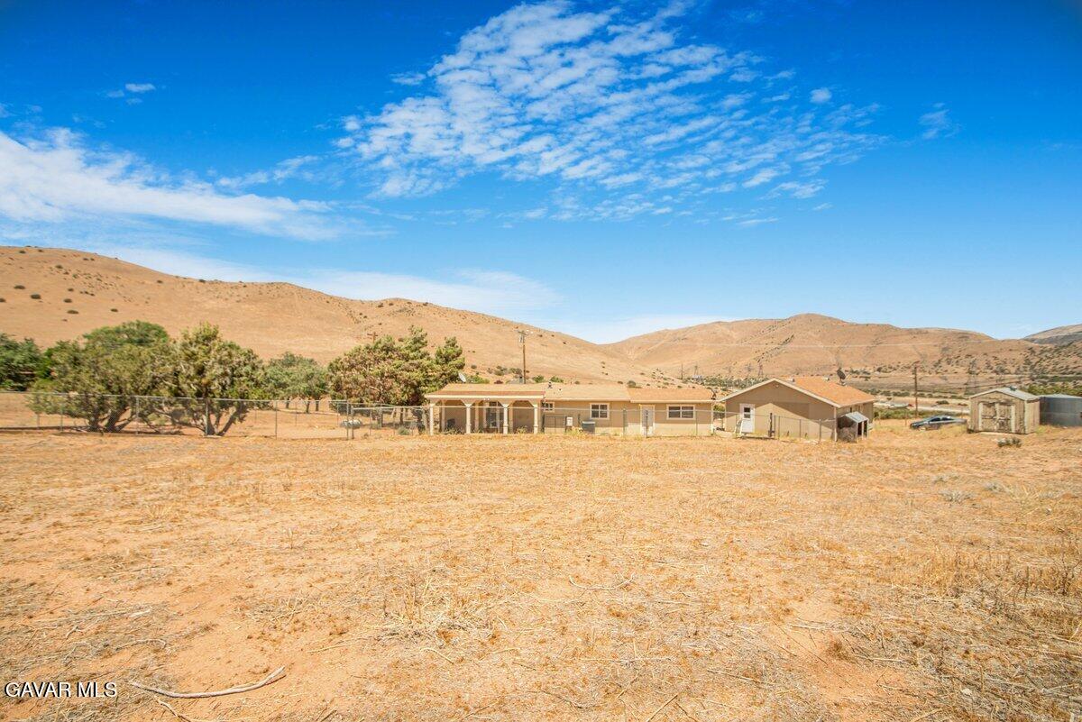 809 Berncastle Road Acton, CA 93510 - Photo 6 of 33 014-JTG4486