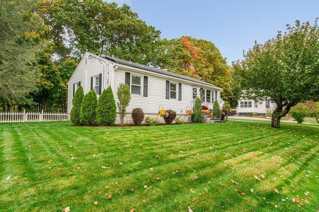 26 Strongwater Road Methuen, MA 01844 - Photo 4 of 25 Gallery Image 4