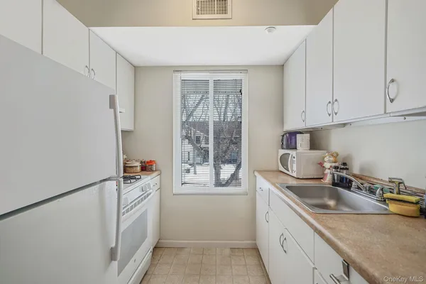 $209,996 | 30 El Camino Court, Unit 30, Coram, NY 11727