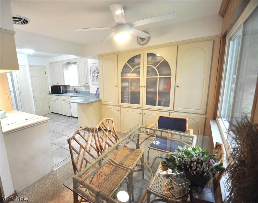 1378 Dorsh Road Cleveland, OH 44121 - Photo 12 of 32