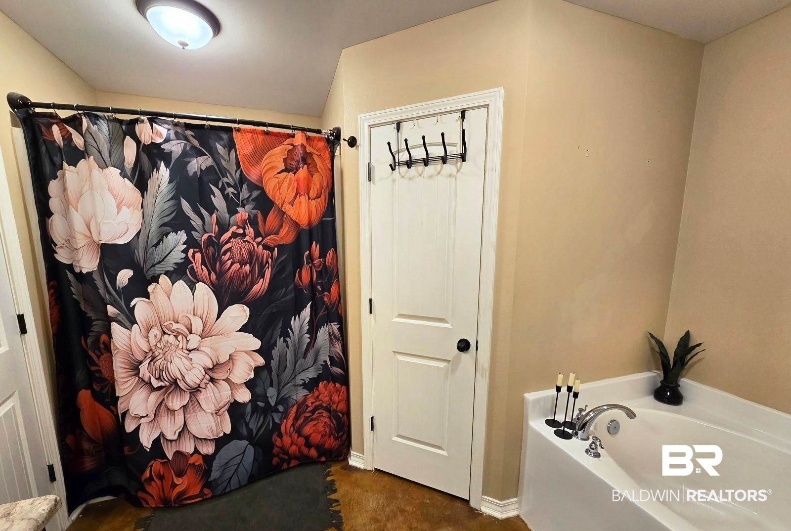 52041 Robert White Road Bay Minette, AL 36507 - Photo 14 of 16 Bathroom with a tub