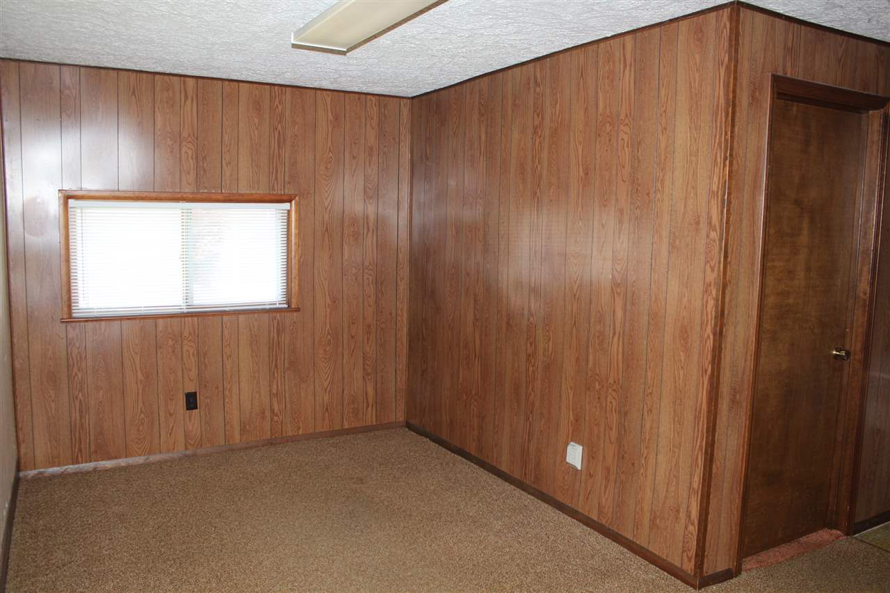 1404 Wooster Road Winona Lake, IN 46590 - Photo 16 of 29 Gallery Image 16