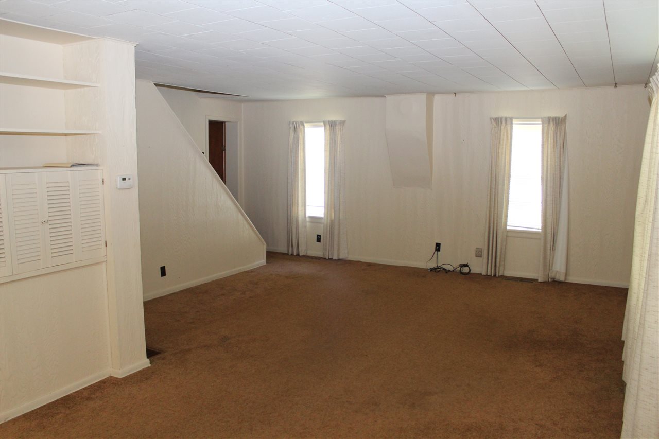 1404 Wooster Road Winona Lake, IN 46590 - Photo 9 of 29 Gallery Image 9