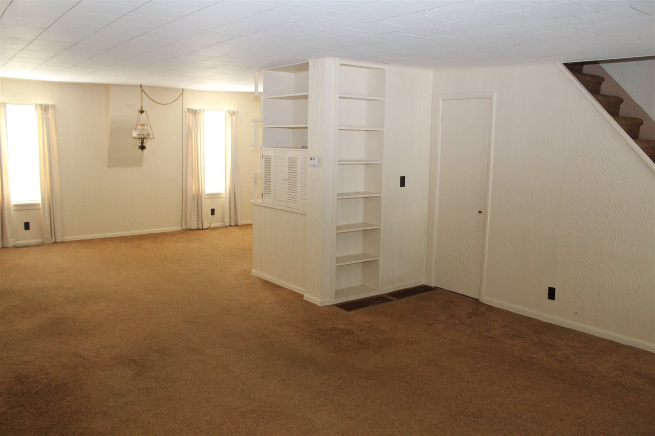 1404 Wooster Road Winona Lake, IN 46590 - Photo 10 of 29 Gallery Image 10