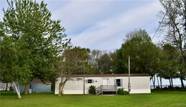 $189,999 | 20551 South Shore Road, Lyme, NY 13693