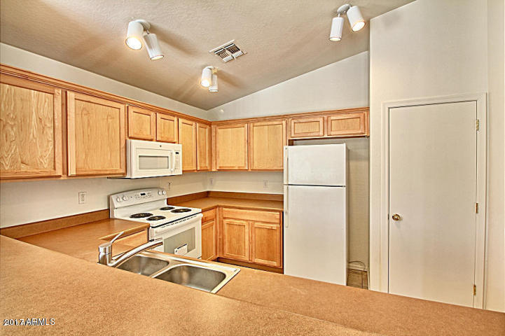 45060 Portabello Road Maricopa, AZ 85139 - Photo 11 of 29 Kitchen
