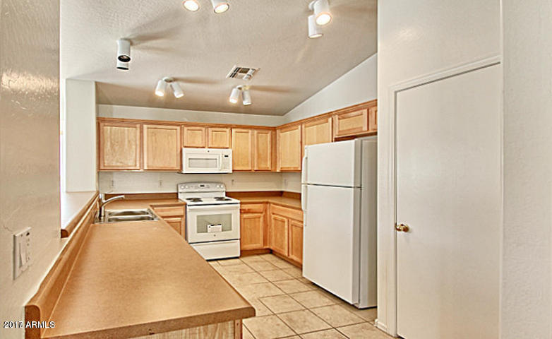 45060 Portabello Road Maricopa, AZ 85139 - Photo 10 of 29 Kitchen