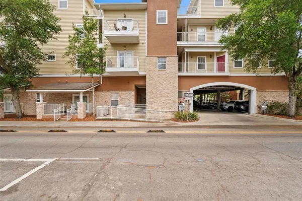 $185,900 | 1500 Northwest 4th Avenue, Unit 208, Gainesville, FL 32603