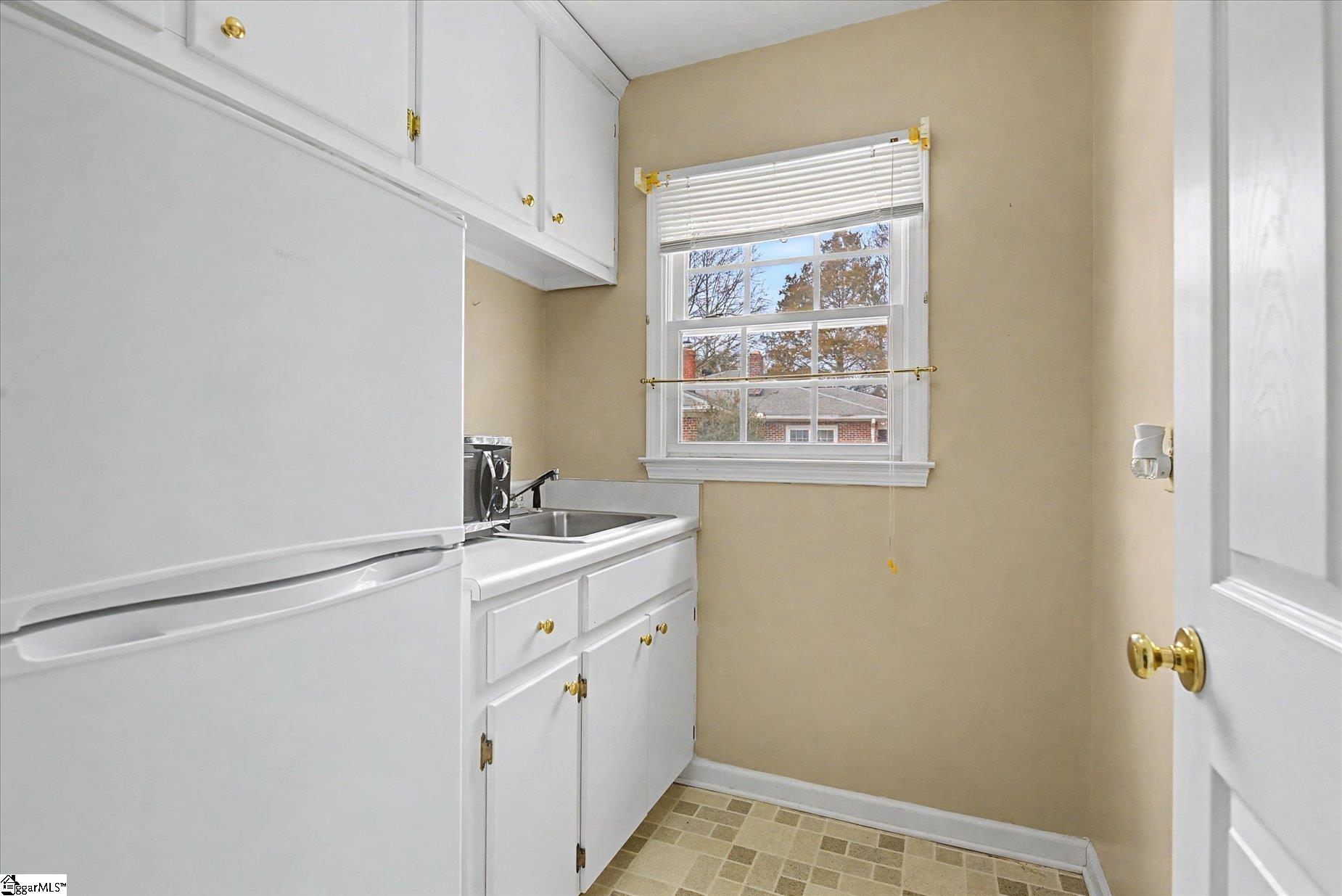 302 West Hampton Avenue Honea Path, SC 29654 - Photo 21 of 44