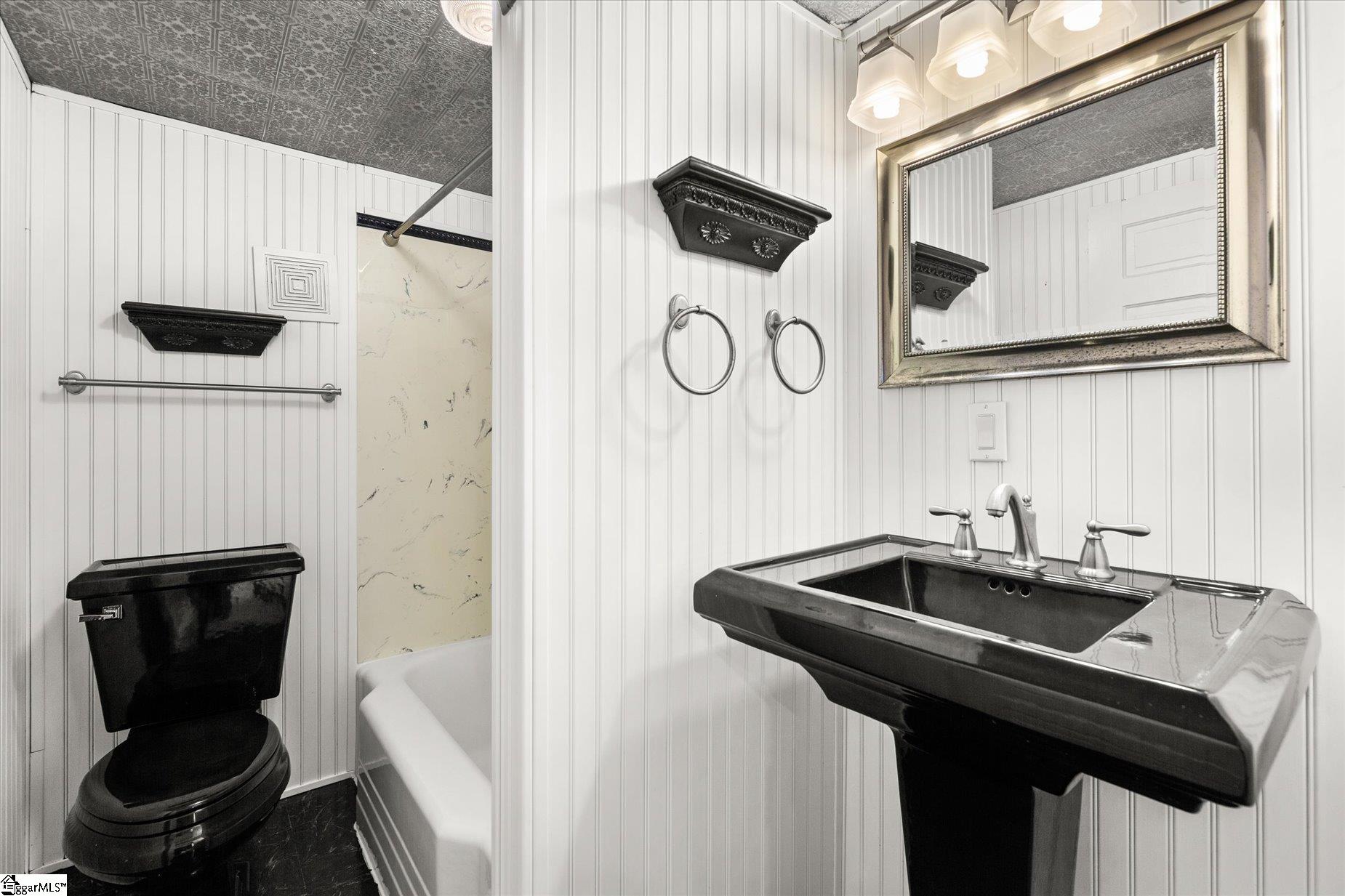 302 West Hampton Avenue Honea Path, SC 29654 - Photo 37 of 44