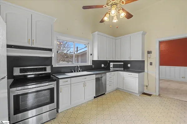 $325,000 | 302 West Hampton Avenue, Honea Path, SC 29654