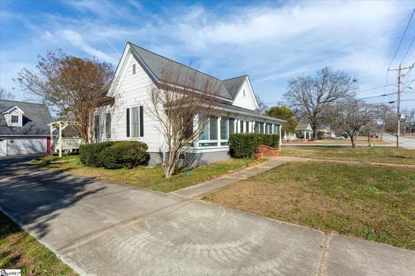 $325,000 | 302 West Hampton Avenue, Honea Path, SC 29654