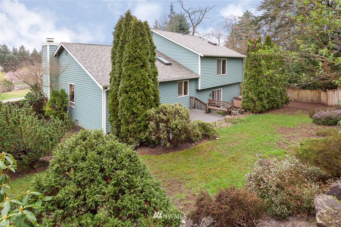 2260 Vine Road Brier, WA 98036 - Photo 2 of 19 Gallery Image 2