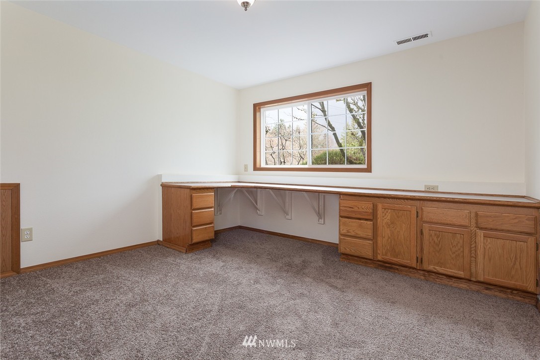 2260 Vine Road Brier, WA 98036 - Photo 13 of 19 Gallery Image 13