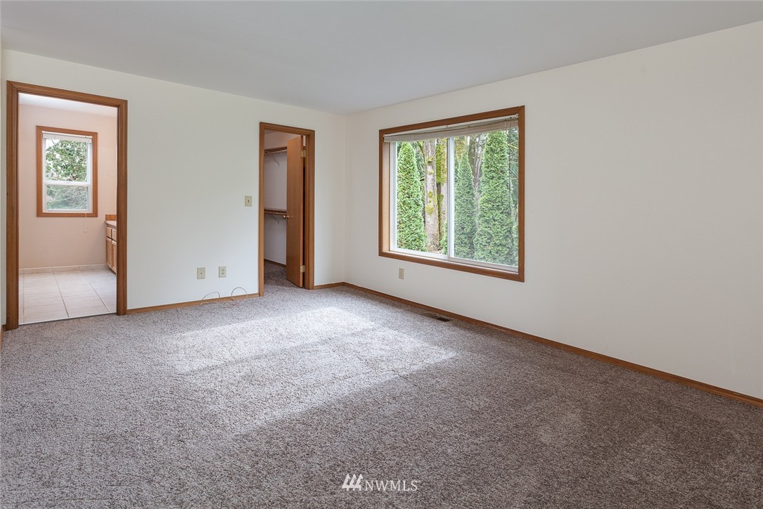 2260 Vine Road Brier, WA 98036 - Photo 15 of 19 Gallery Image 15