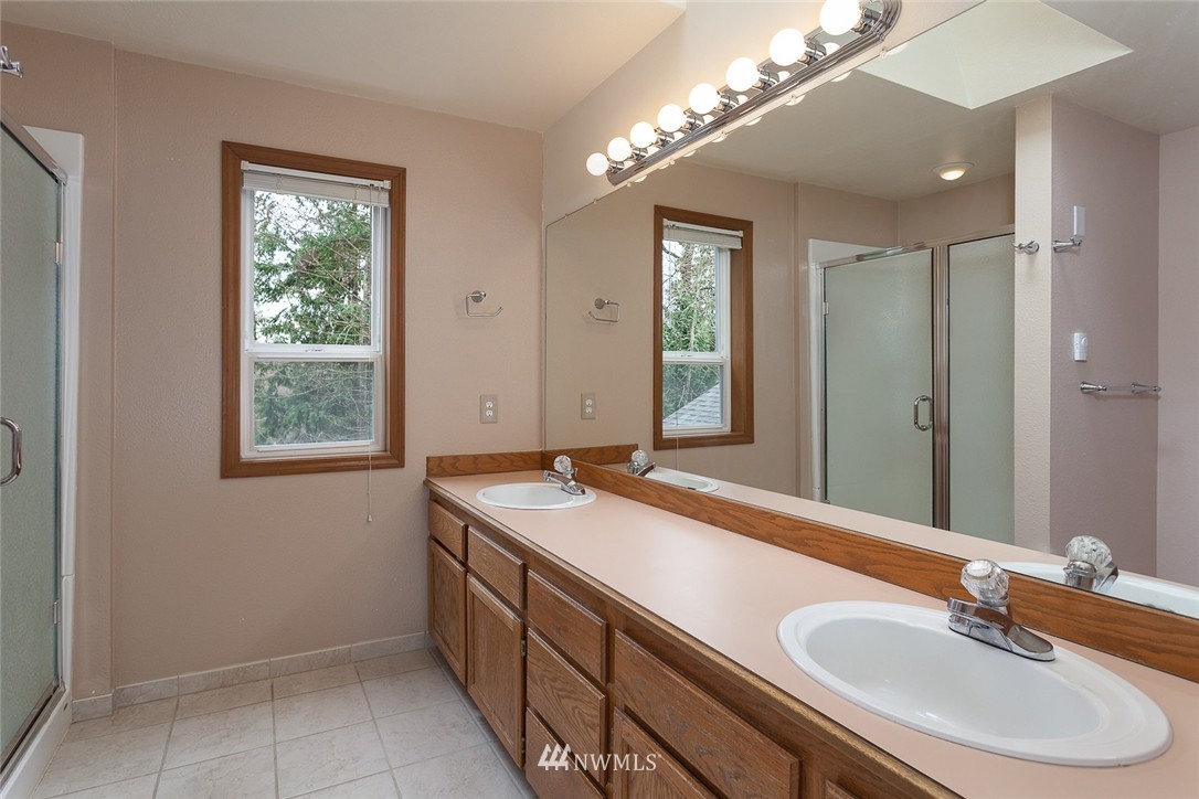 2260 Vine Road Brier, WA 98036 - Photo 16 of 19 Gallery Image 16