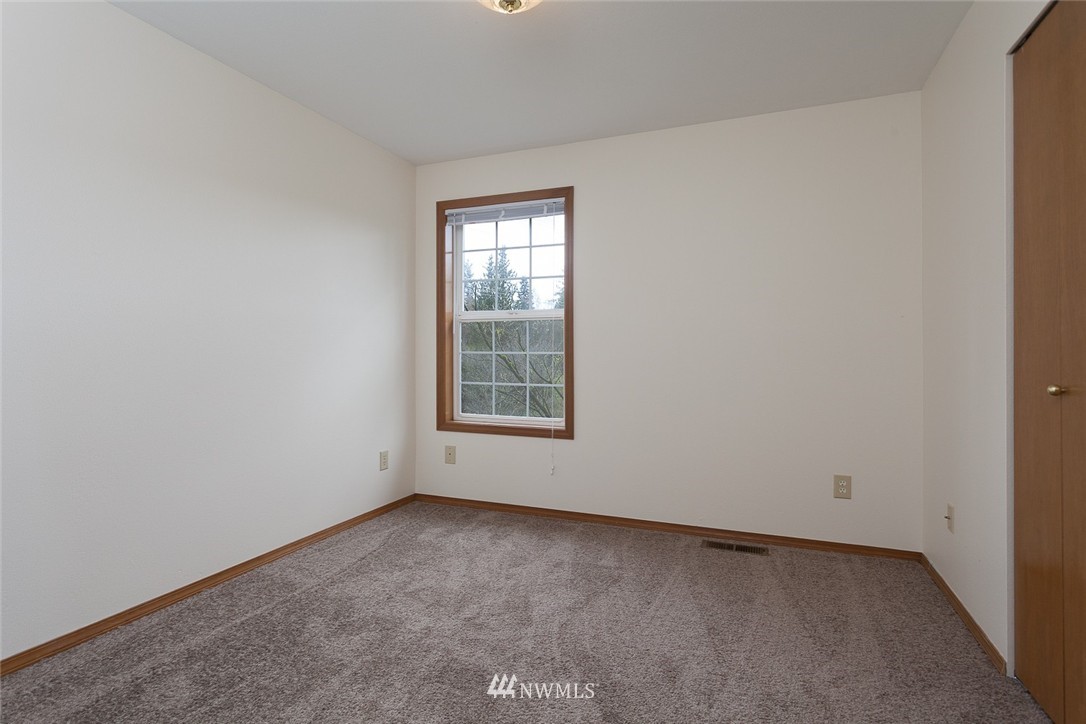 2260 Vine Road Brier, WA 98036 - Photo 17 of 19 Gallery Image 17