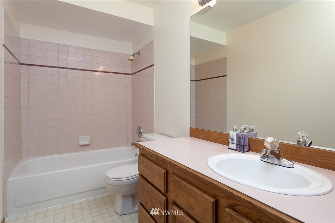 2260 Vine Road Brier, WA 98036 - Photo 18 of 19 Gallery Image 18