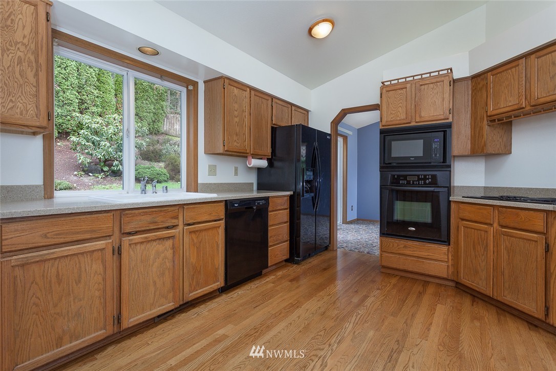 2260 Vine Road Brier, WA 98036 - Photo 8 of 19 Gallery Image 8