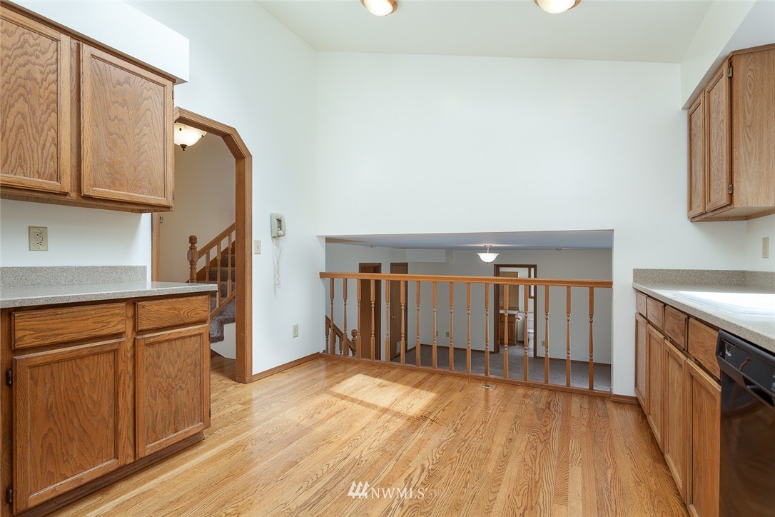 2260 Vine Road Brier, WA 98036 - Photo 9 of 19 Gallery Image 9