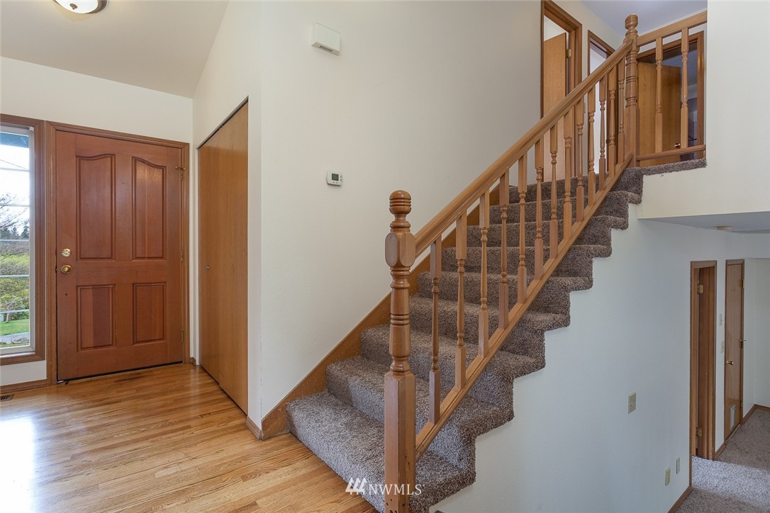 2260 Vine Road Brier, WA 98036 - Photo 10 of 19 Gallery Image 10