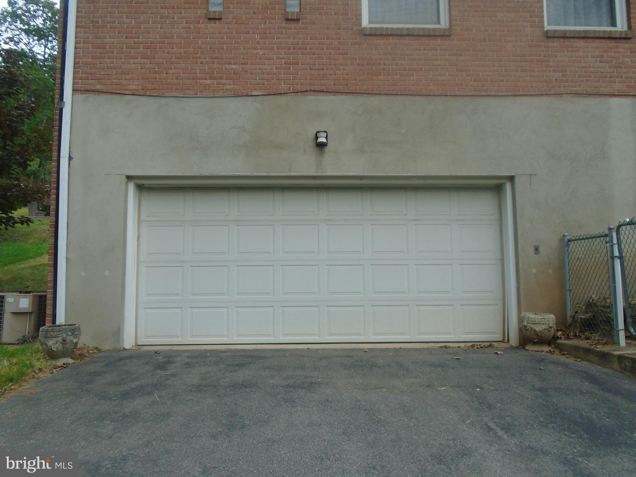 832 Windsor Road Cumberland, MD 21502 - Photo 18 of 20 2 Car Built-In Garage