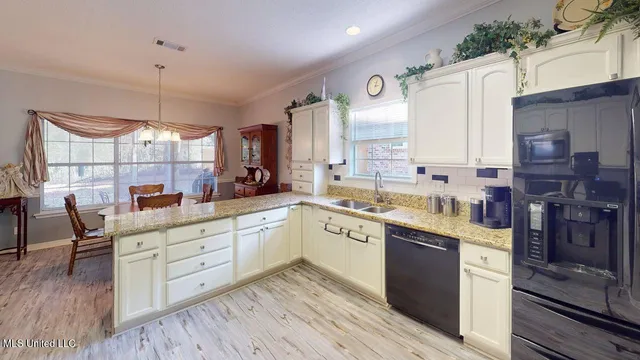 $230,000 | 9461 Op La Way, Diamondhead, MS 39525