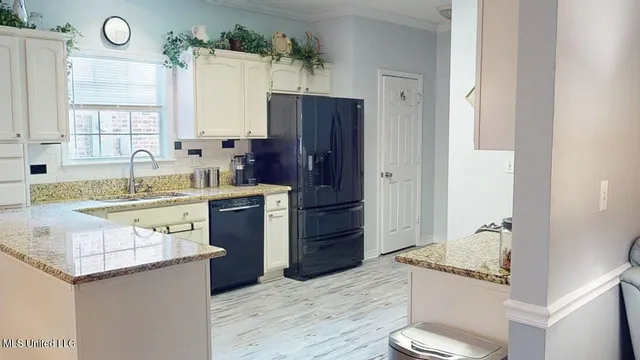 $230,000 | 9461 Op La Way, Diamondhead, MS 39525