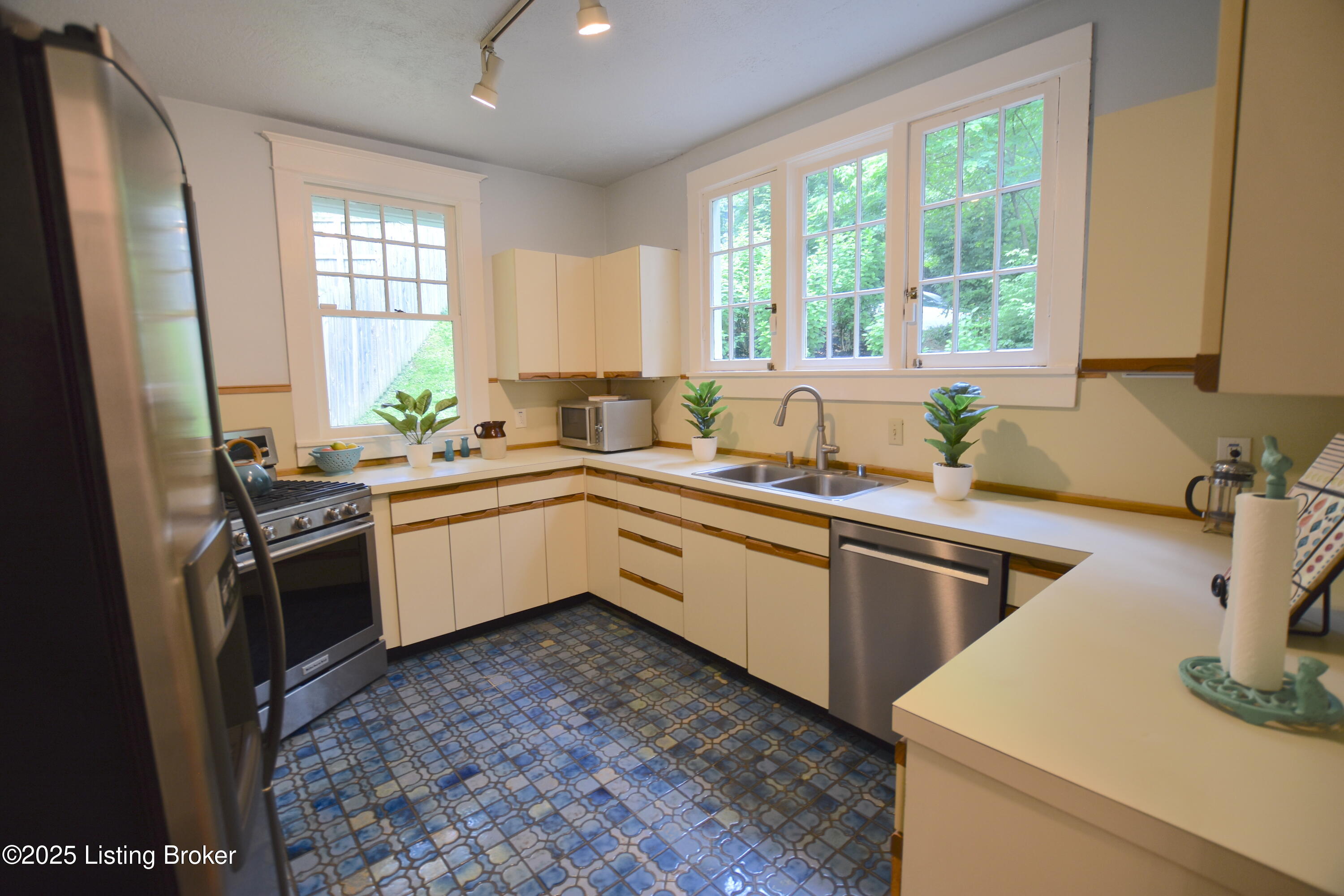 505 Upland Road Louisville, KY 40206 - Photo 41 of 85 DSC_9916