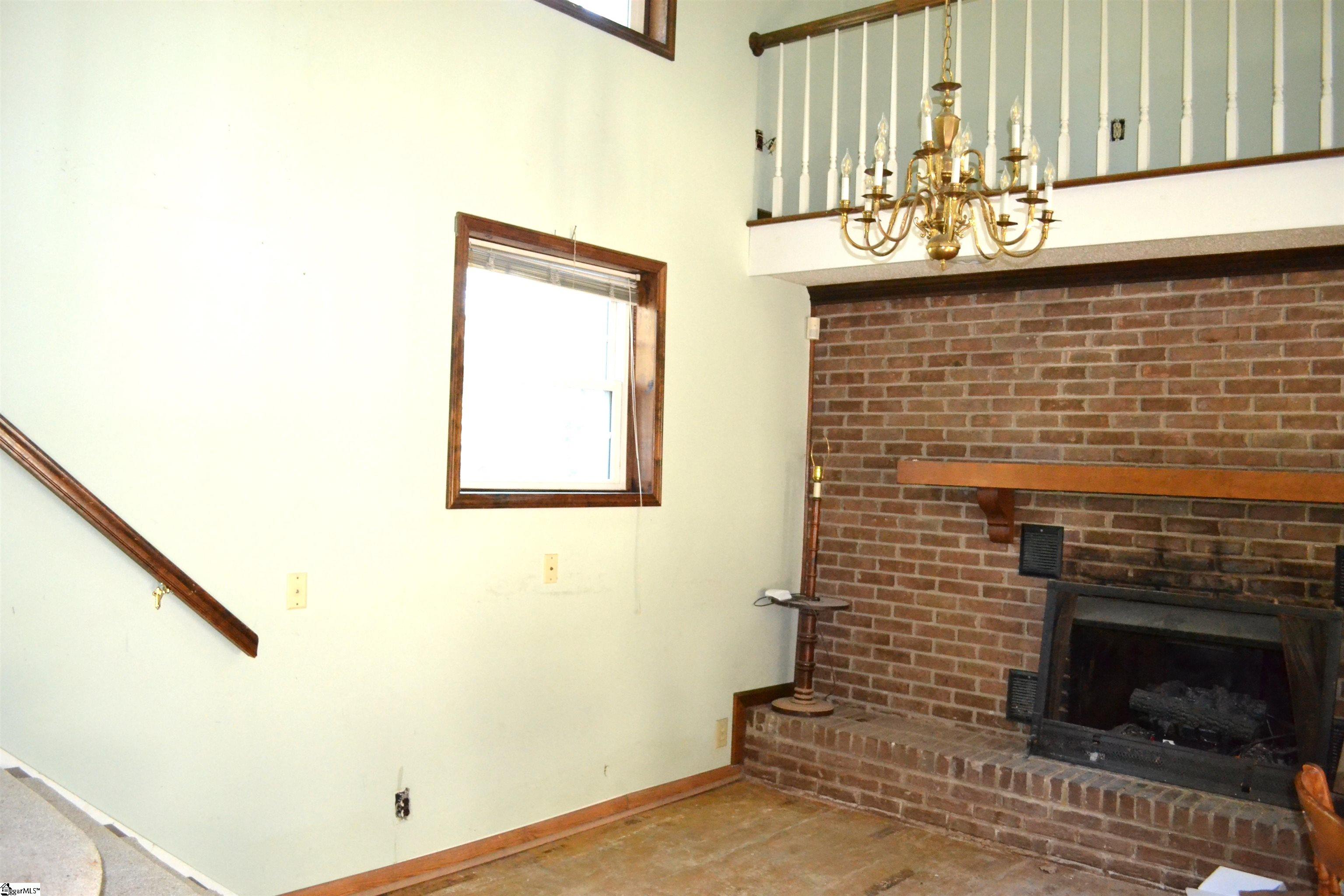 709 Hammett Road Greer, SC 29650 - Photo 8 of 21 Gallery Image 8