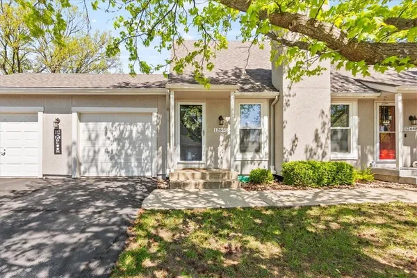 $235,000 | 12650 West 108th Street, Overland Park, KS 66210