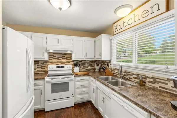 $235,000 | 12650 West 108th Street, Overland Park, KS 66210