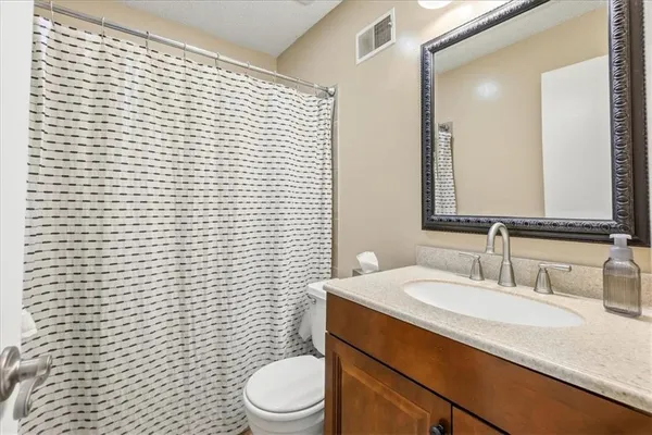 $235,000 | 12650 West 108th Street, Overland Park, KS 66210