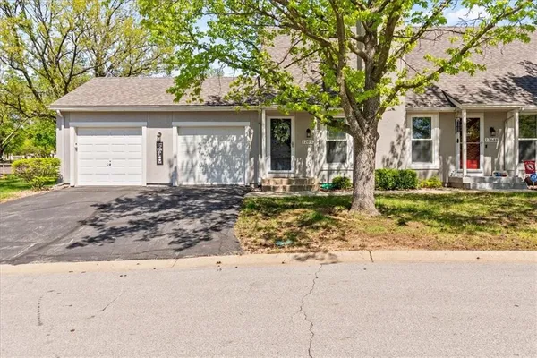 $235,000 | 12650 West 108th Street, Overland Park, KS 66210