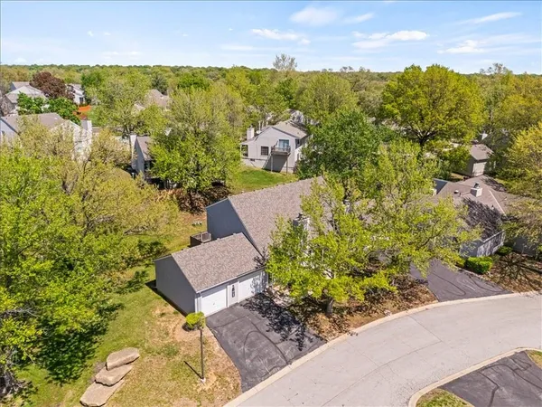 $235,000 | 12650 West 108th Street, Overland Park, KS 66210