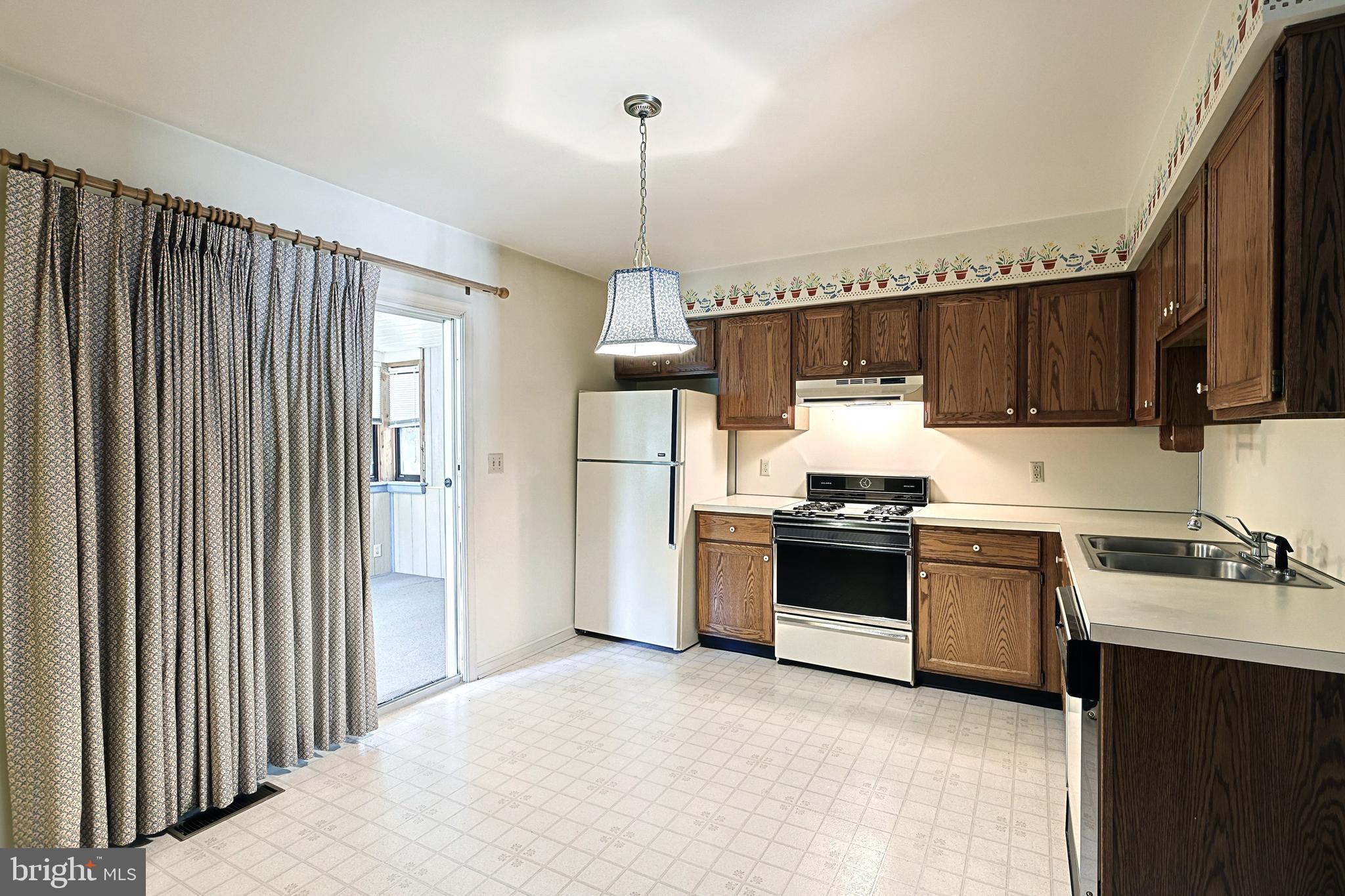 240 Boxwood Road Manchester, PA 17345 - Photo 13 of 34 Gallery Image 13