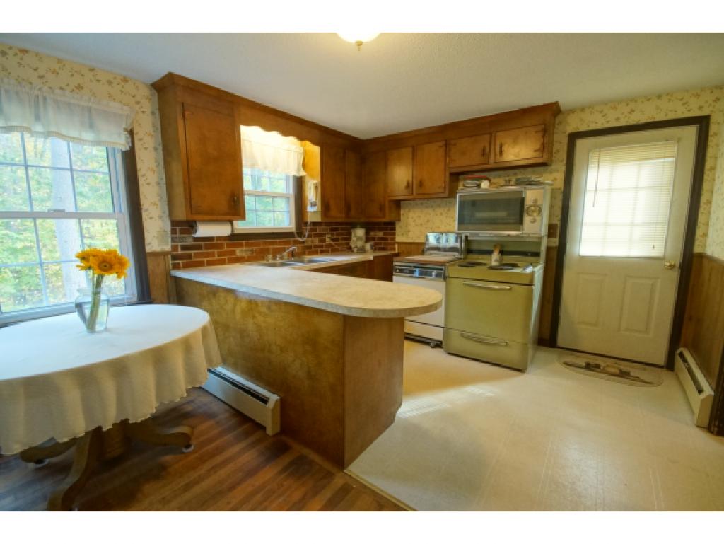 3 Cole Road Derry, NH 03038 - Photo 9 of 28