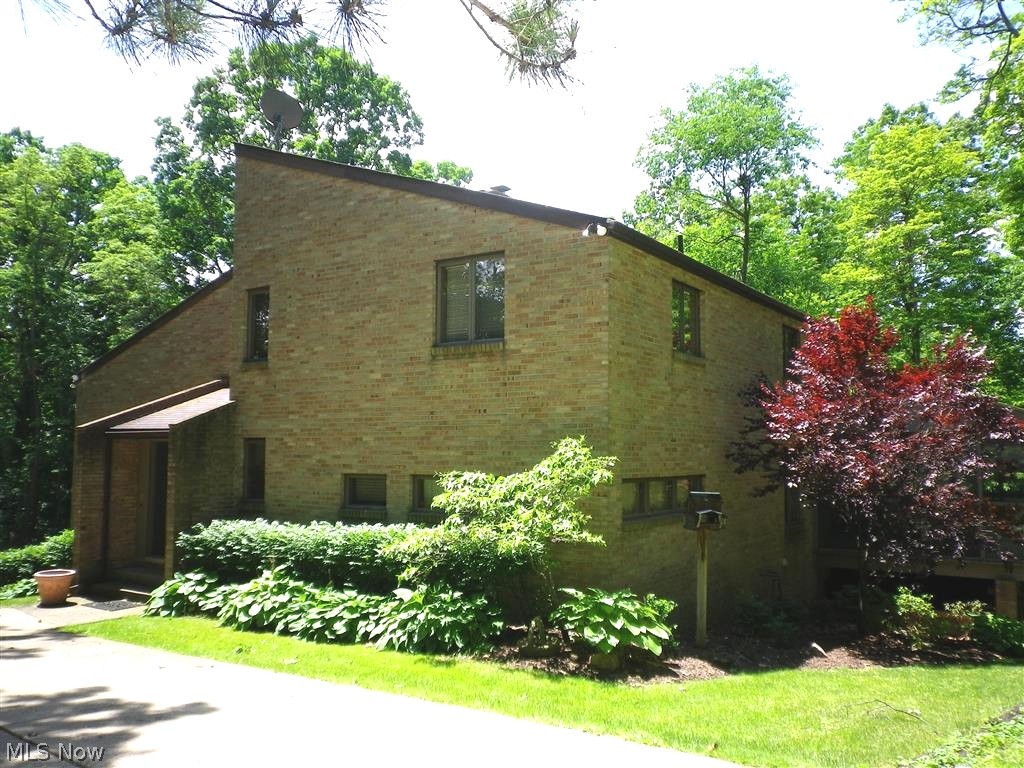 165 Perry Drive Northwest Canton, OH 44708 - Photo 1 of 25 Gallery Image 1