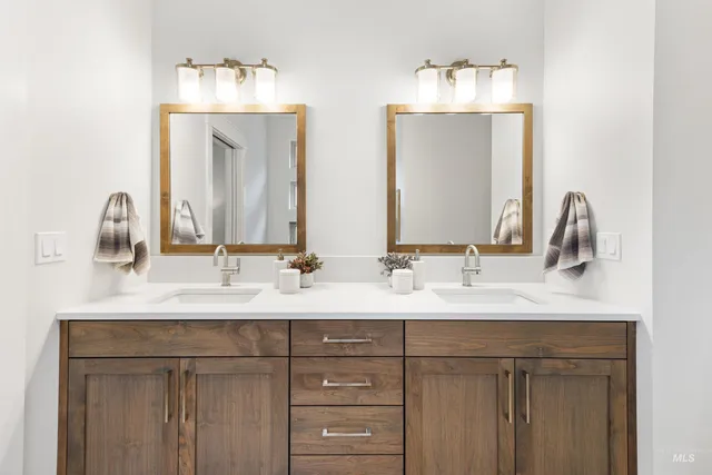 $739,800 | 1106 East Rockhurst Lane, Eagle, ID 83616