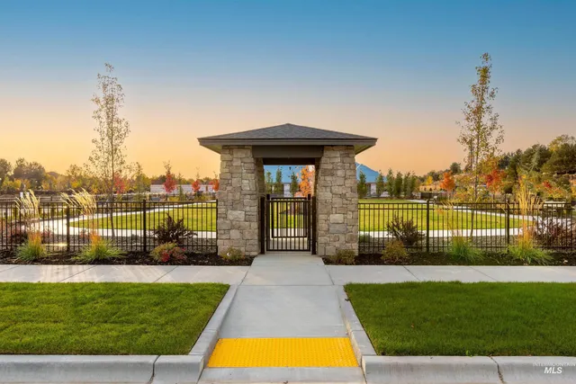 $739,800 | 1106 East Rockhurst Lane, Eagle, ID 83616